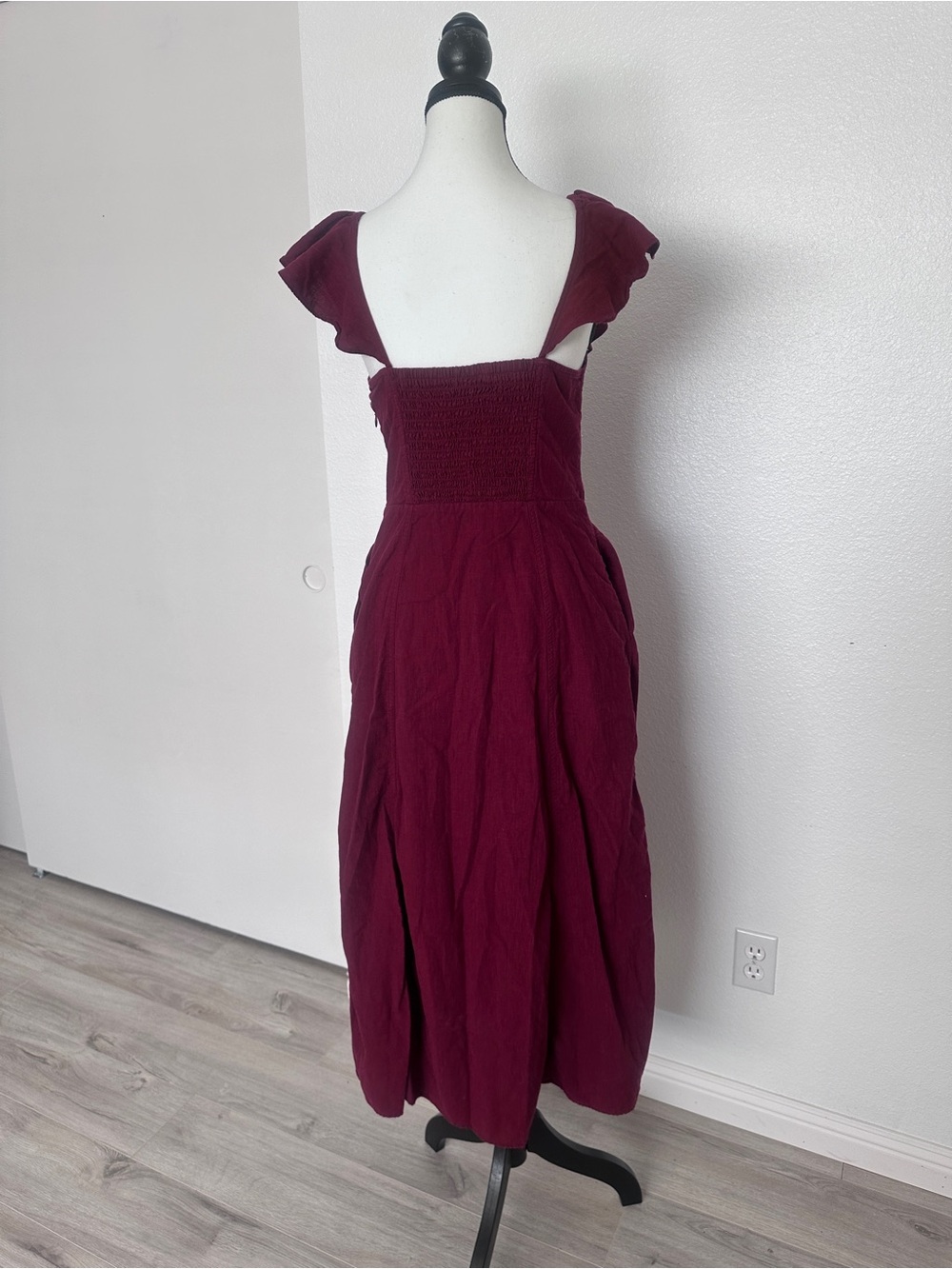 Universal Thread Red Ruffle V-Neck Midi Dress - Picture 4 of 6